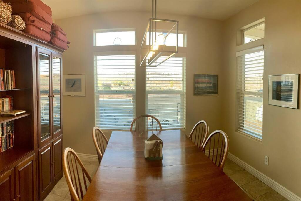 Local View Pet Friendly Boat Parking Close To Antelope Canyon Horseshoebend Page Dış mekan fotoğraf